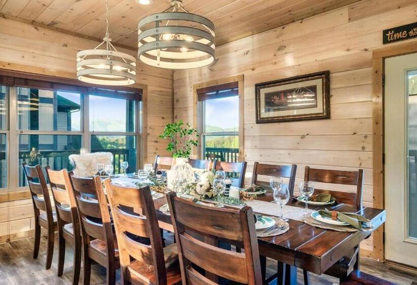 Holiday Special, Theater, Hot Tub, Game Room, 5mins To Dollywood