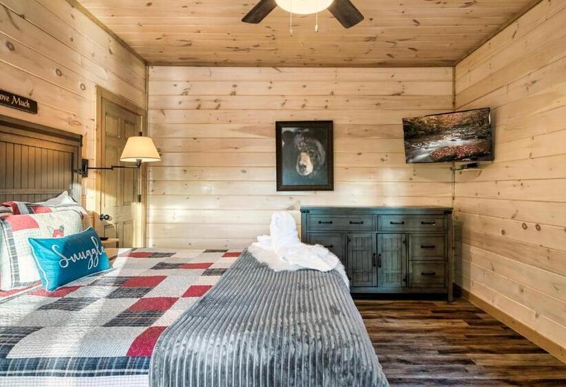 Holiday Special, Theater, Hot Tub, Game Room, 5mins To Dollywood