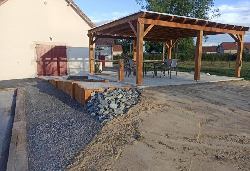 Maison Rénovée En Sologne Bourbonnaise, Animaux, Jardin, Terrasse, Clim, Wifi, Linge Et Draps Inclus