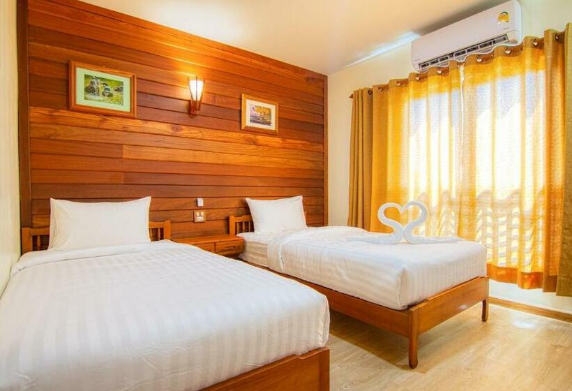 בית מלון כפרי Nonnee Lampang