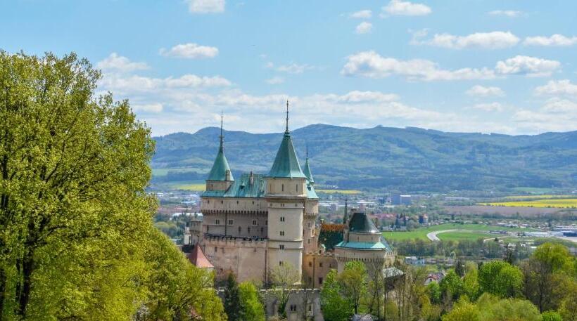 Отель Rekreačné Zariadenie Bojnice   Nad Zámkom