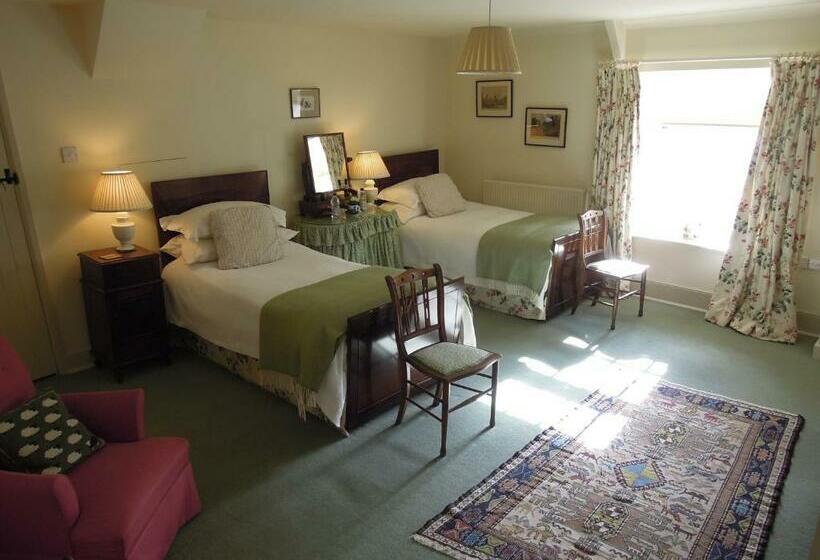 Hound House Bed & Breakfast