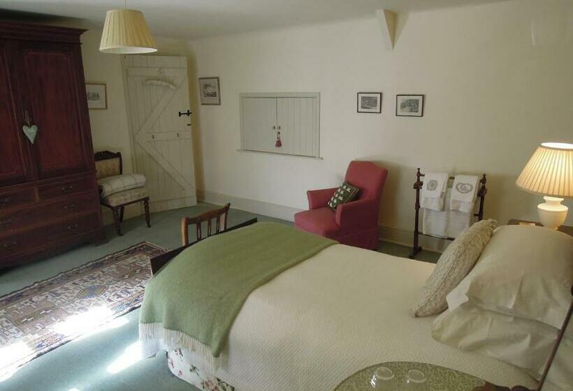 Hound House Bed & Breakfast