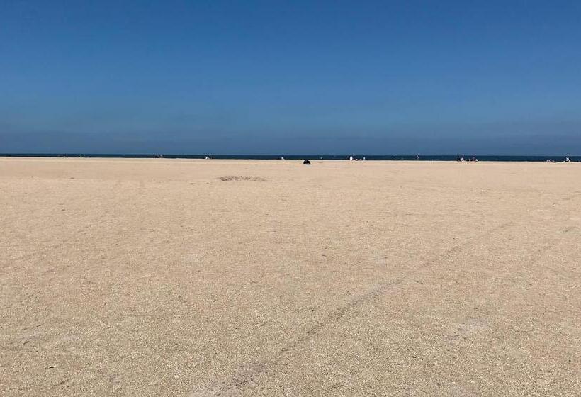 Jolie Maison Proche Des Commerces Et De La Plage