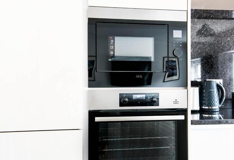 Monterey Residence   Stunning, Duplex Apartment In The Heart Of Kendal