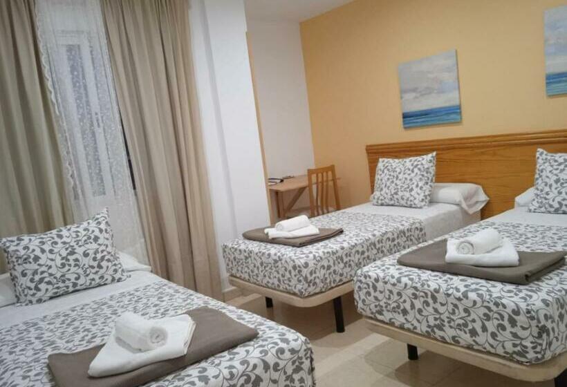 بنسيون El Alamo Madrid