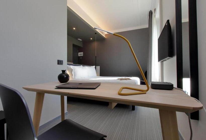 پانسیون Vico Fashion District