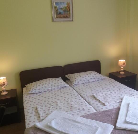 Pensiunea Cireșul Alb