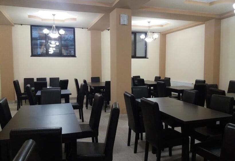 Pensiunea Cireșul Alb