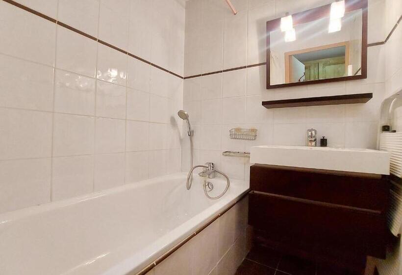 Charmant Studio Rénové Au Centre De Samoëns, Avec Balcon, Parking Et Accès Bus à 150m   Fr 1 624 106