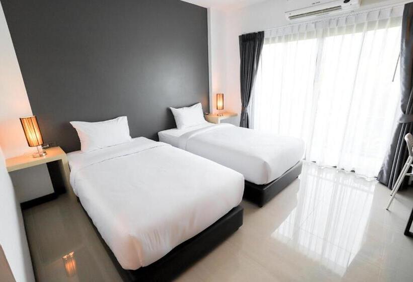 The Rest Hotel ประจวบ