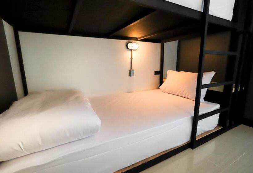 The Rest Hotel   ประจวบ
