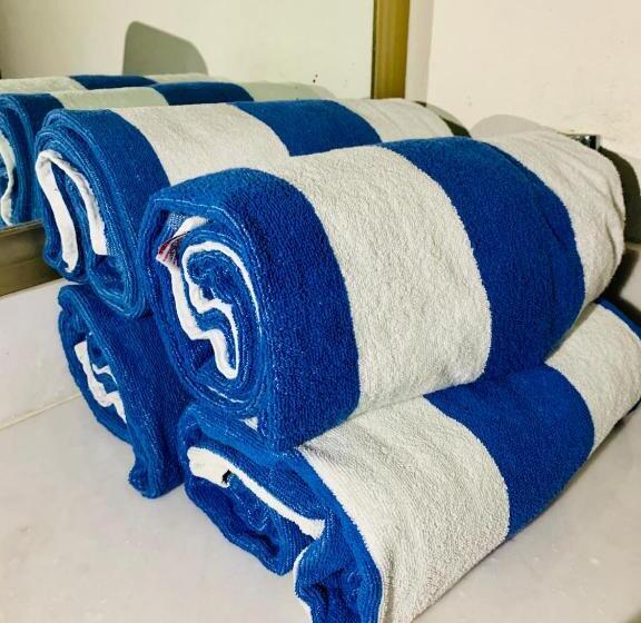 Villa Para 5 Personas 4 Adultos Y 1 Menor En Hotel Tsoro Ixtapa Wifi Gratis