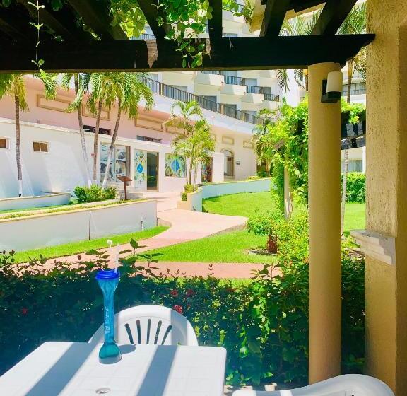 Villa Para 5 Personas 4 Adultos Y 1 Menor En Hotel Tsoro Ixtapa Wifi Gratis