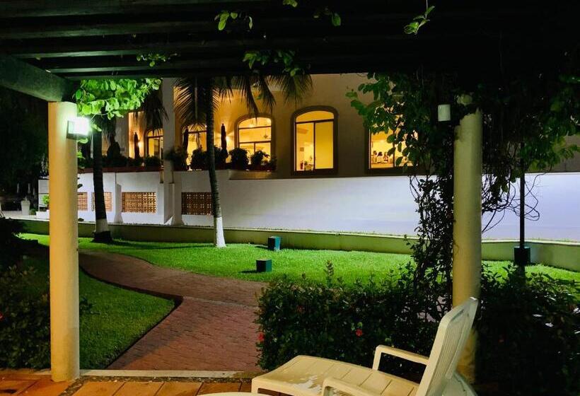 Villa Para 5 Personas 4 Adultos Y 1 Menor En Hotel Tsoro Ixtapa Wifi Gratis