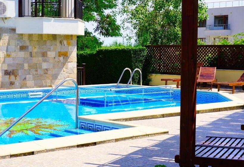 комплекс бяла виста до плажа Complex Byala Vista Near The Beach