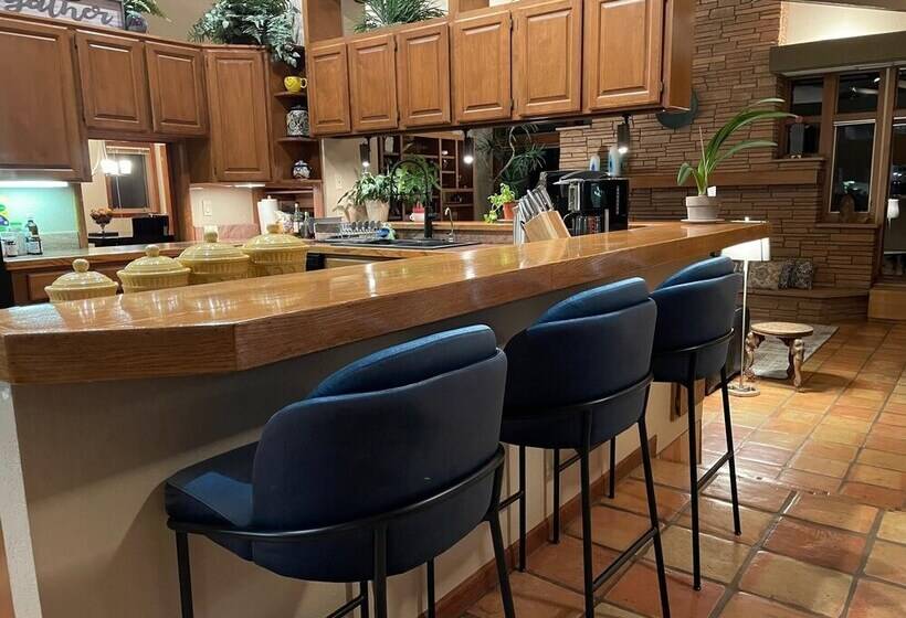 3 Acre Private Designer Villa Borders Forest Forever Views!