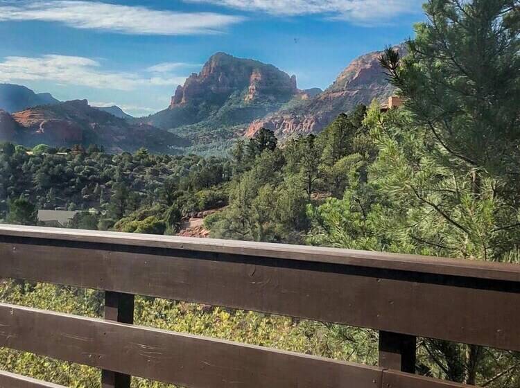 3 Acre Private Designer Villa Borders Forest Forever Views!