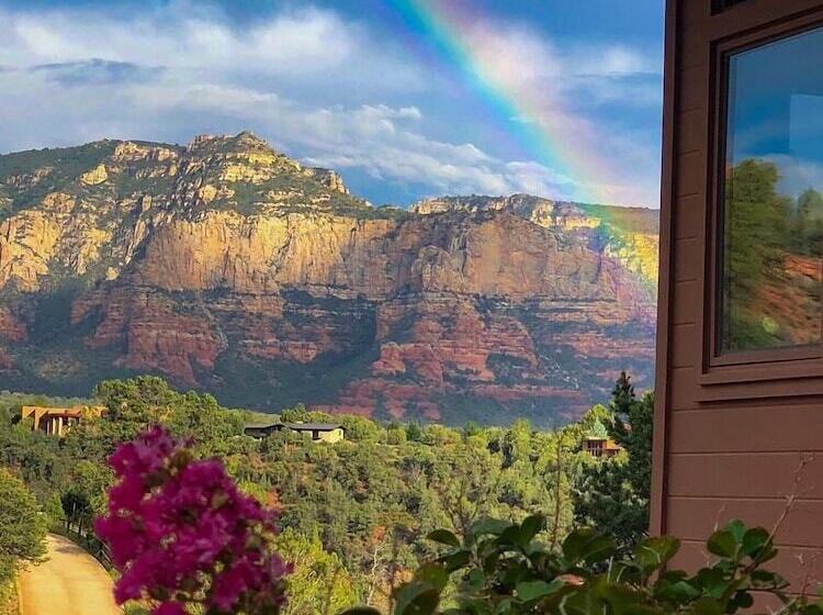 3 Acre Private Designer Villa Borders Forest Forever Views!