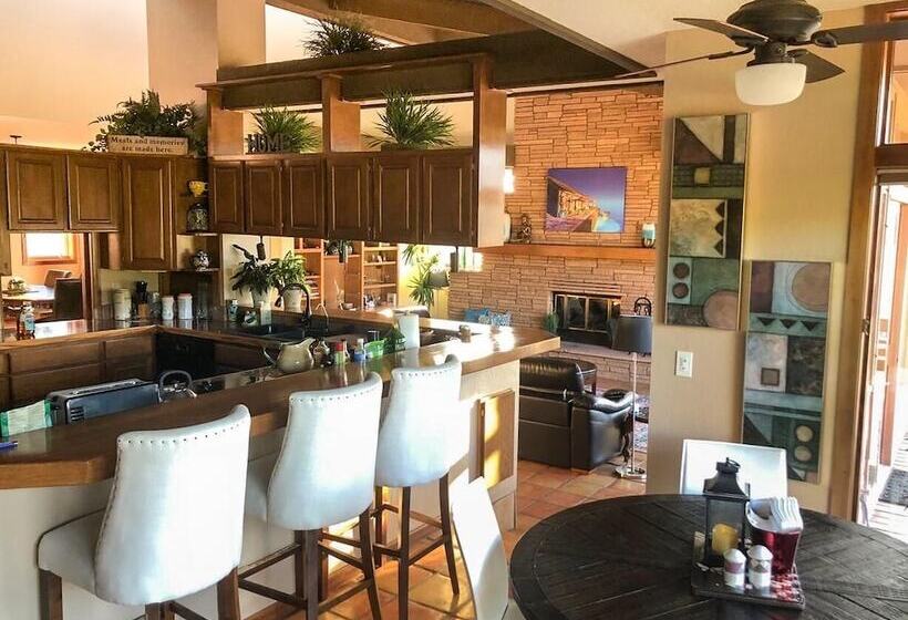 3 Acre Private Designer Villa Borders Forest Forever Views!