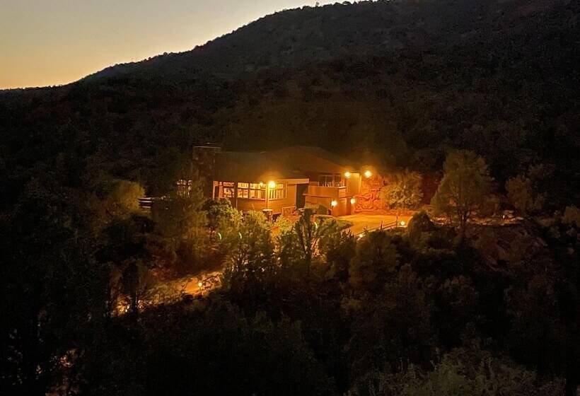 3 Acre Private Designer Villa Borders Forest Forever Views!