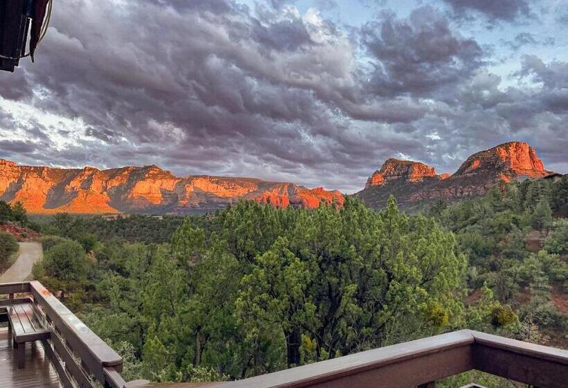 3 Acre Private Designer Villa Borders Forest Forever Views!