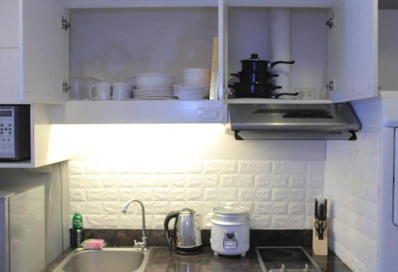 A2j Bgc Luxury 1br Suite Near Burgos Circle & Mall