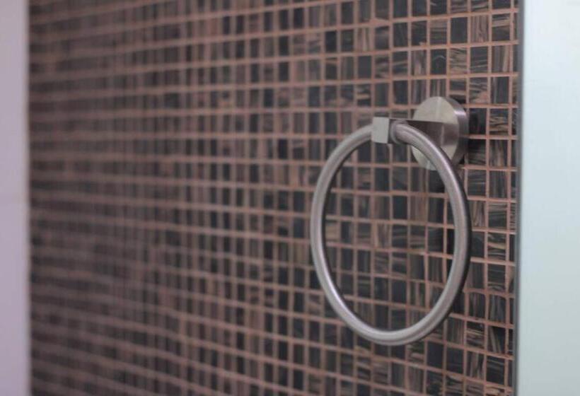 A2j Bgc Luxury 1br Suite Near Burgos Circle & Mall