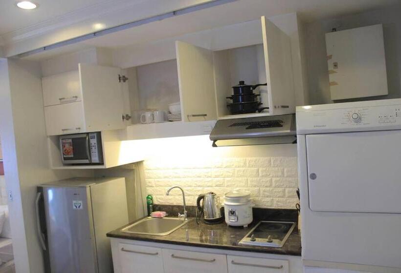 A2j Bgc Luxury 1br Suite Near Burgos Circle & Mall