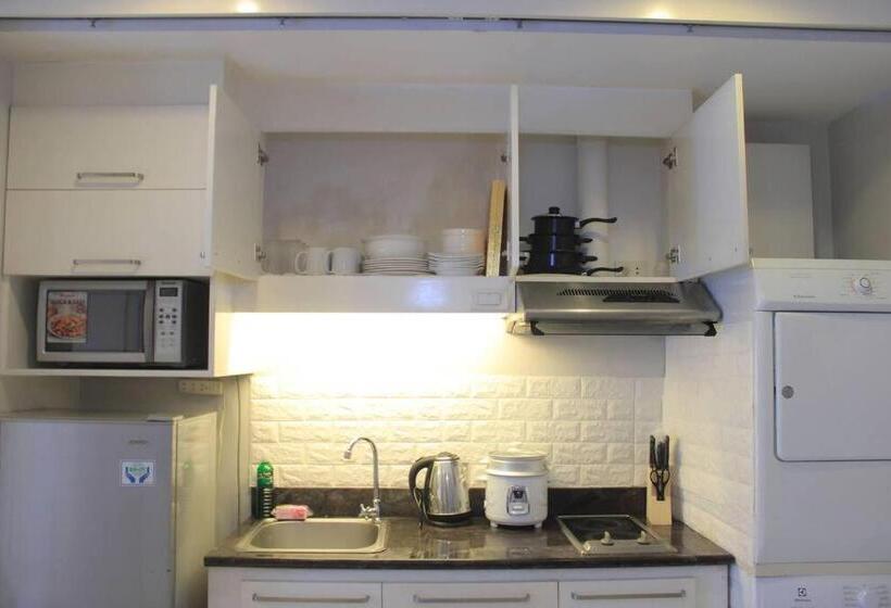 A2j Bgc Luxury 1br Suite Near Burgos Circle & Mall