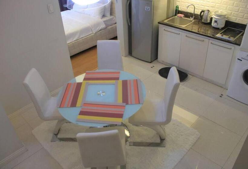 A2j Bgc Luxury 1br Suite Near Burgos Circle & Mall