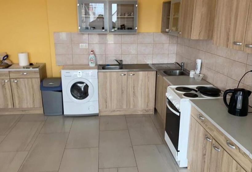 هاستل Babilonas