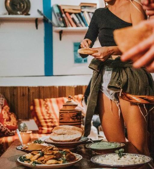 هاستل Onda Surf