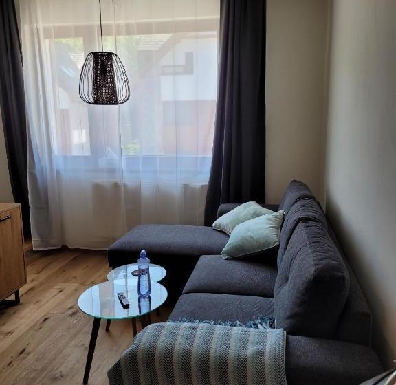 Artur Apartment Myto