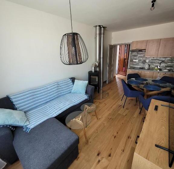 Artur Apartment Myto