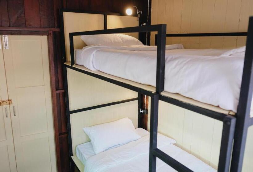 住宿加早餐  บ้านเสงี่ยม มณี Baan Sa Ngiam Manee