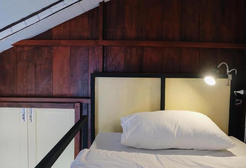 Bed and Breakfast บ้านเสงี่ยม มณี Baan Sa Ngiam Manee