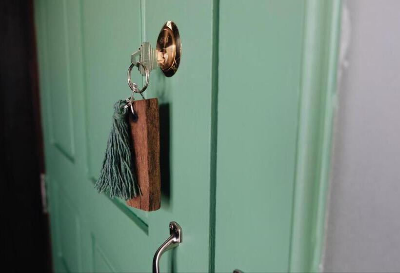 Bed and Breakfast บ้านเสงี่ยม มณี Baan Sa Ngiam Manee