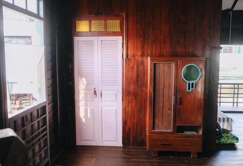 Bed and Breakfast บ้านเสงี่ยม มณี Baan Sa Ngiam Manee