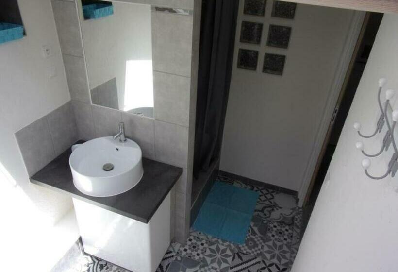 مبيت وإفطار Gîte Le Magnan, 55 M2, Au Calme, Terrasse, Jardin, Piscine Chauffée, Sud Ardèche