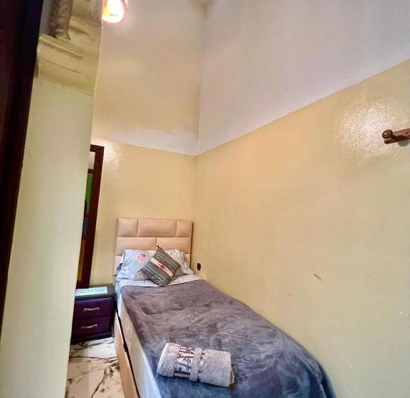 تختخواب و صبحانه Dar Bennis 2