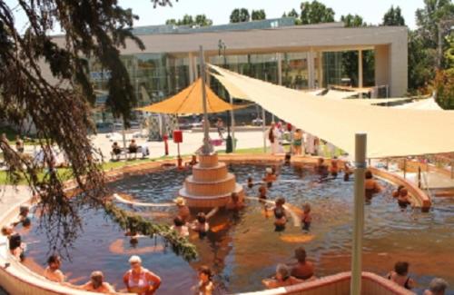 צימר Gyula Wellness Villa