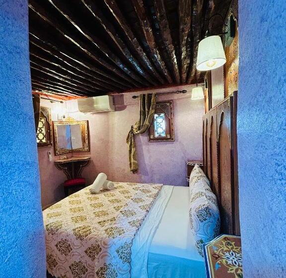 تختخواب و صبحانه Riad Dar Ouezzani