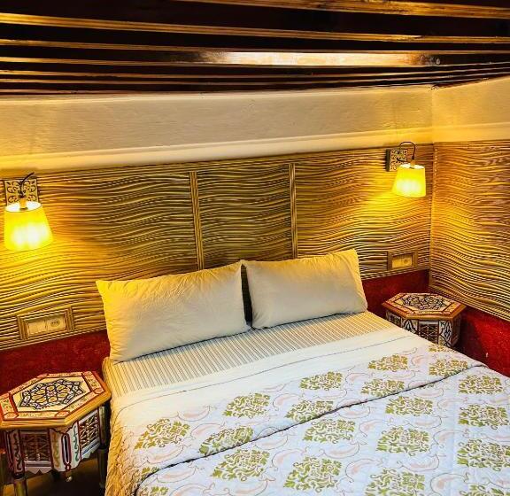 تختخواب و صبحانه Riad Dar Ouezzani