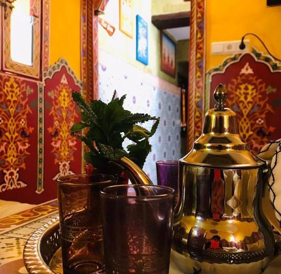 تختخواب و صبحانه Riad Dar Ouezzani