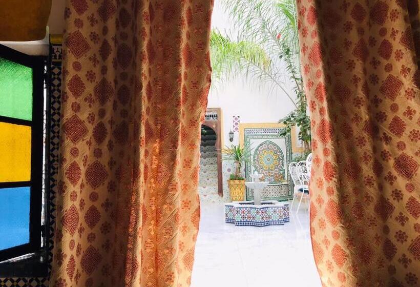 تختخواب و صبحانه Riad Dar Ouezzani