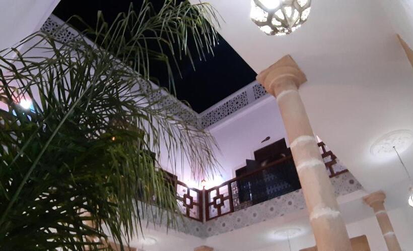 تختخواب و صبحانه Riad Dar Ouezzani