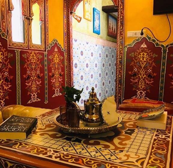 تختخواب و صبحانه Riad Dar Ouezzani