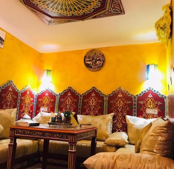 تختخواب و صبحانه Riad Dar Ouezzani