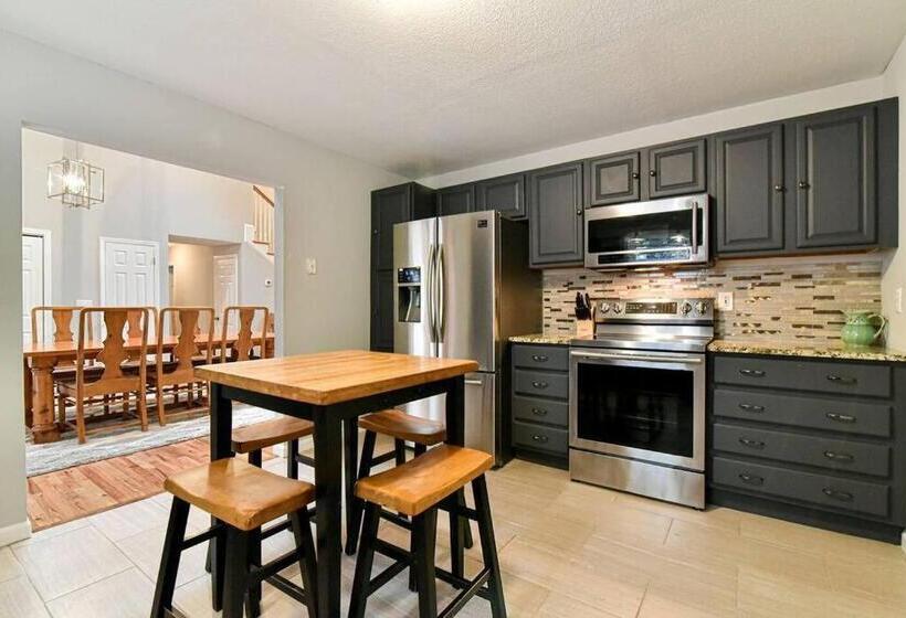 Black Mountain Beauty